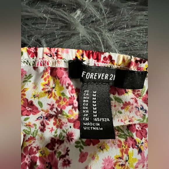 Forever 21 flower tank - Picture 2 of 3